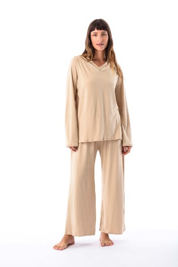 Imagen de Cala - Pijama Manga Larga escote en V Beige