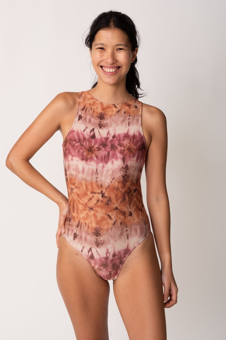 Imagen de Tokio - Malla Entera Escote Cerrado Estampado Boho