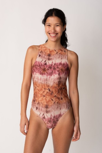 Imagen de Tokio - Malla Entera Escote Cerrado Estampado Boho