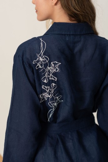 Imagen de Brisa - Vestido Camisero de Lino Bordado Marino