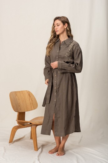 Imagen de Brisa - Vestido Camisero de Lino Bordado Verde Oliva